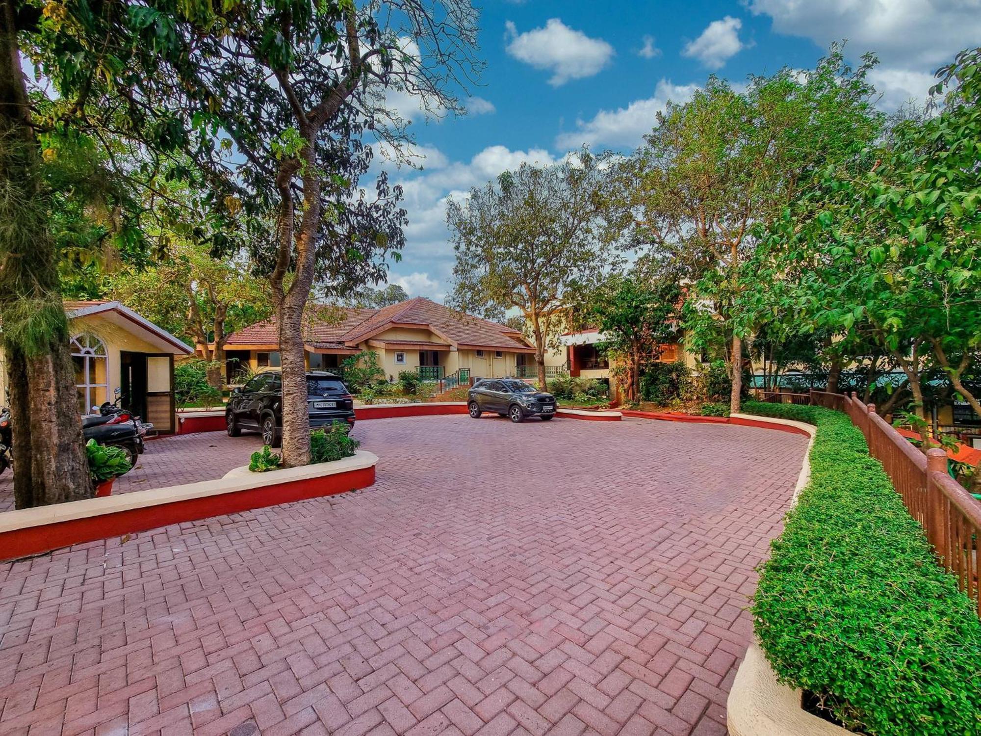 Zaras Resort Khandala Lonavala Buitenkant foto