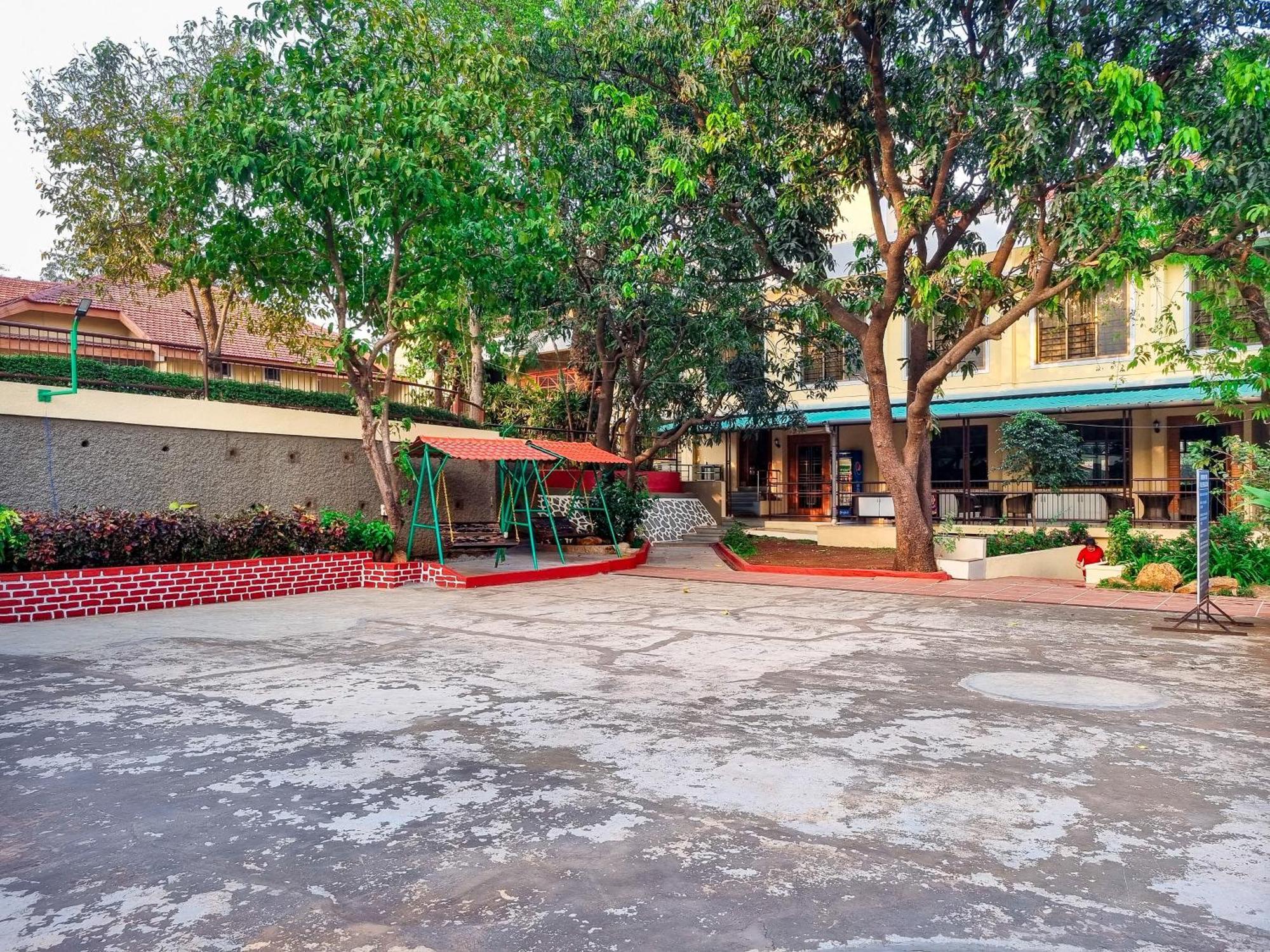 Zaras Resort Khandala Lonavala Buitenkant foto